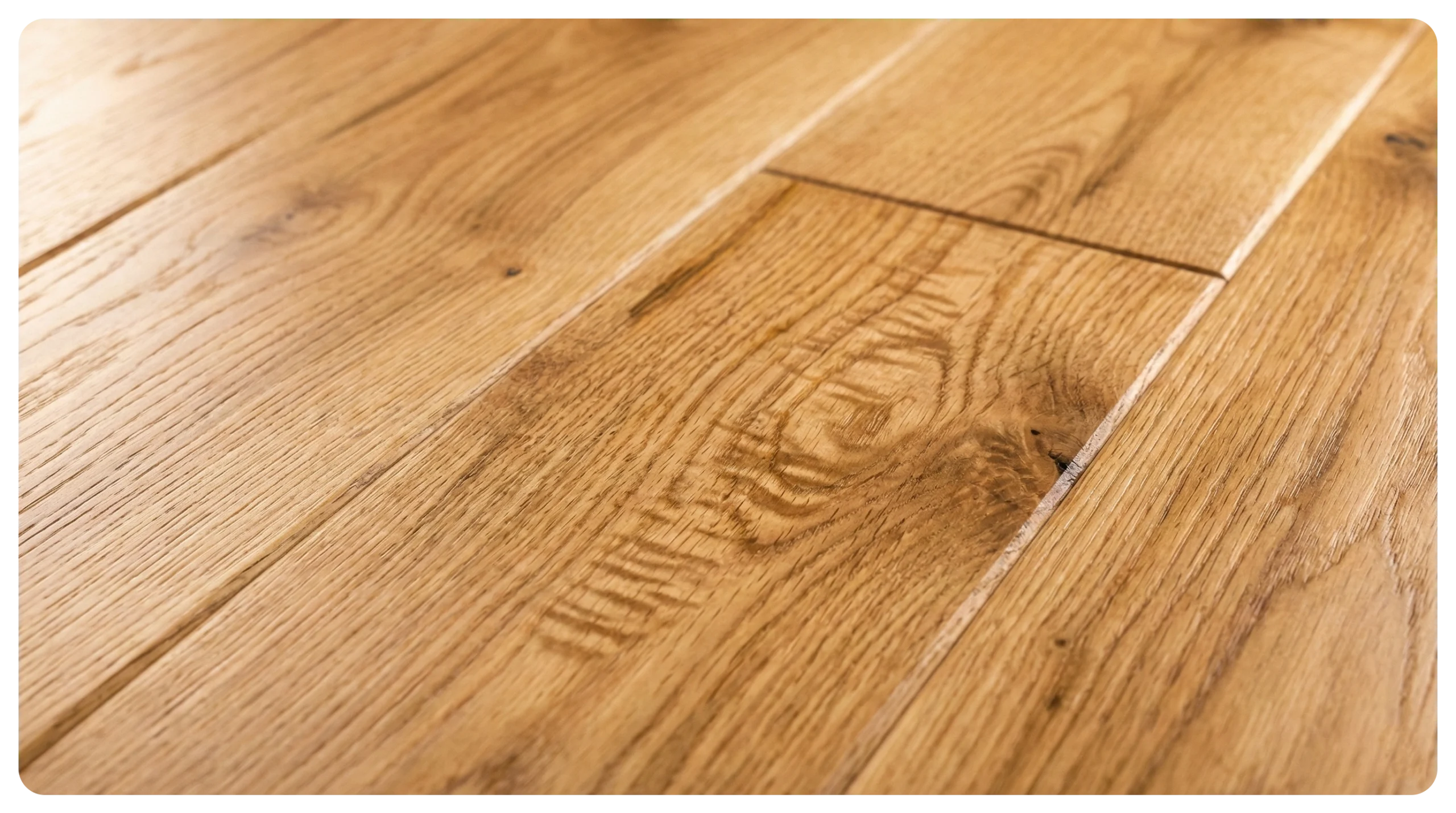 Solid hardwood flooring Dubai oak wood grain detail
